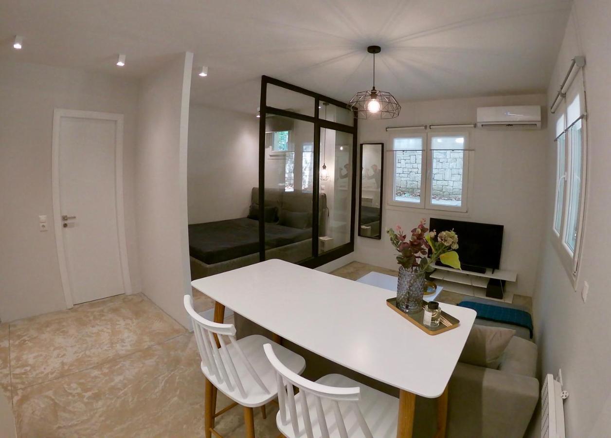 Renovated Apartment In Kifissia Center Near Metro G25 Athena Bagian luar foto